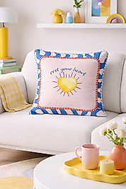 Renkli Kalpli Kırlent Kılıfı