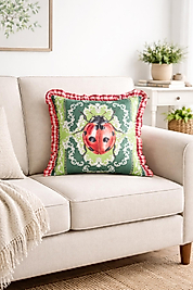 Uğur Böceği Desenli Fırfırlı Kırlent